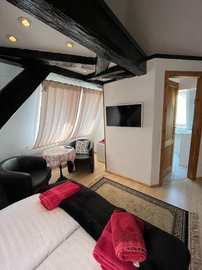 Hotel & Restaurant Sichelschmiede ไฟรบวร์กอิมไบรส์เกา ภายนอก รูปภาพ